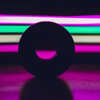 Geometric violet shapes reflecting soft dynamic movement